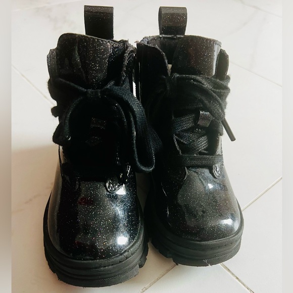 Toddler Boots - Ugg - Size 8 - Picture 4 of 6